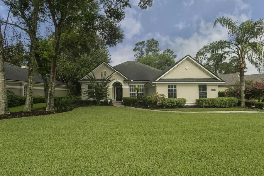 1672 COUNTRY WALK DR, Fleming Island, FL 32003