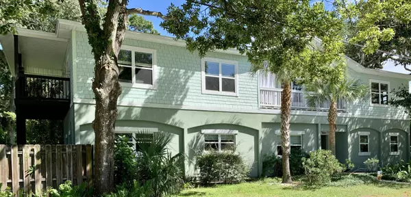 925 SEMINOLE RD, Atlantic Beach, FL 32233