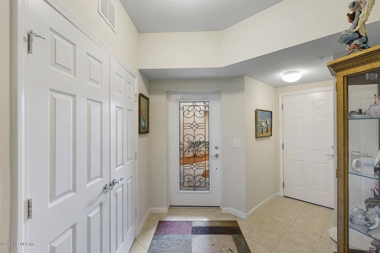 Jacksonville, FL 32256,11664 SURFBIRD CIR #13F