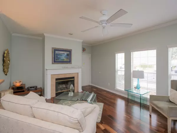 Jacksonville Beach, FL 32250,71 JARDIN DE MER PL #71