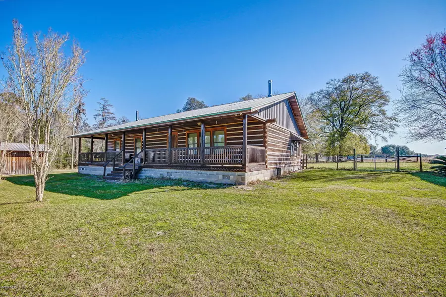 18295 OAK BRANCH RD, Glen St. Mary, FL 32040