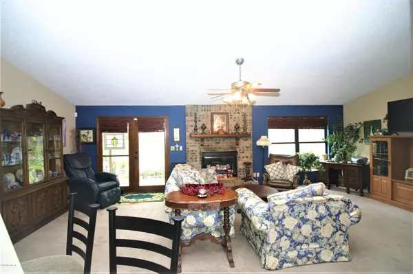 Jacksonville, FL 32244,8023 CORKY CT E