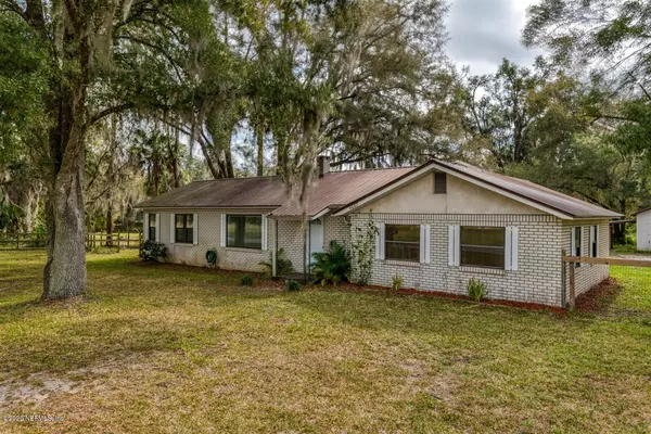 4067 SILVER LAKE DR, Palatka, FL 32177