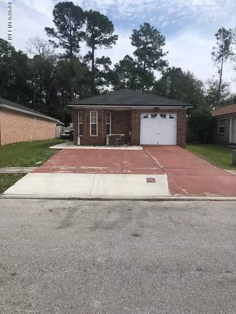 Jacksonville, FL 32216,723 CENTURY POINT DR E