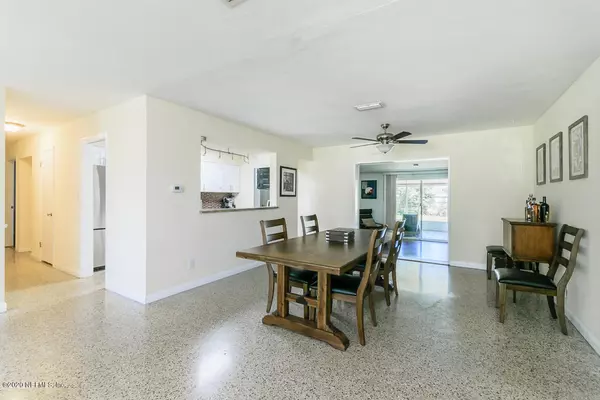 Neptune Beach, FL 32266,512 DAVIS ST