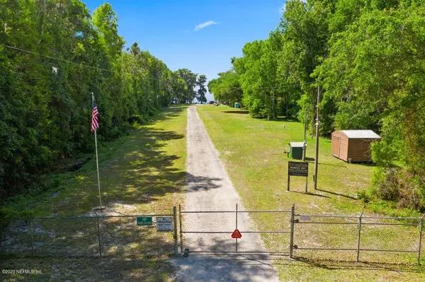 118 LAKESHORE DR, Georgetown, FL 32139