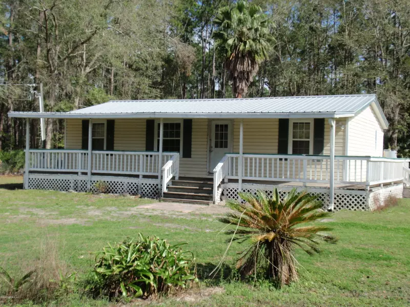 100 CAMP RD, Palatka, FL 32177