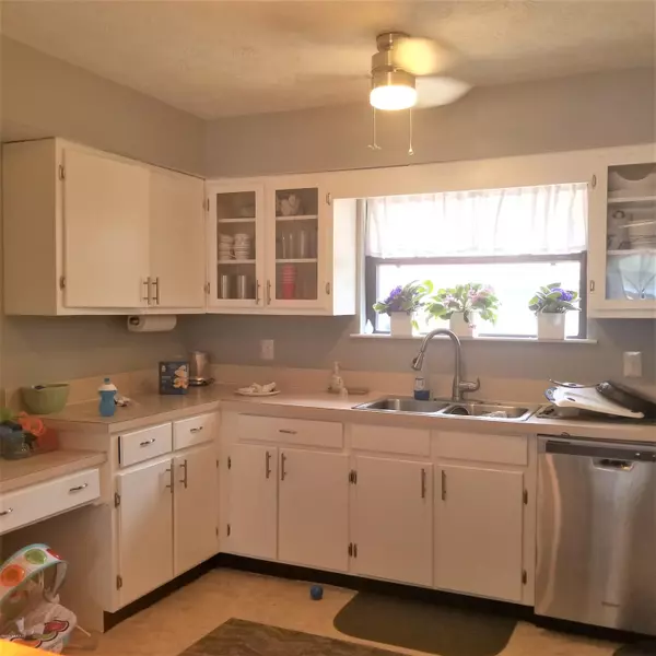 Neptune Beach, FL 32266,801 FOREST CIR