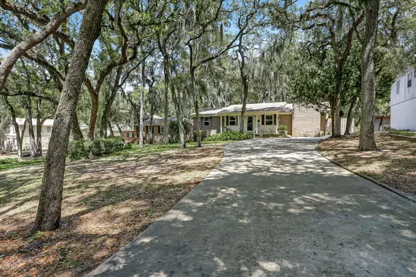 830 N 15TH ST, Fernandina Beach, FL 32034