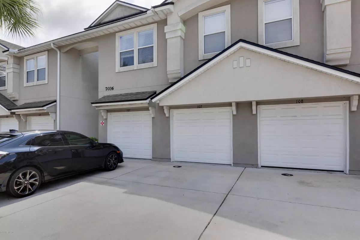 Jacksonville, FL 32256,7036 DEER LODGE CIR #102