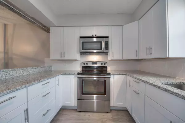 Atlantic Beach, FL 32233,133 PINE ST