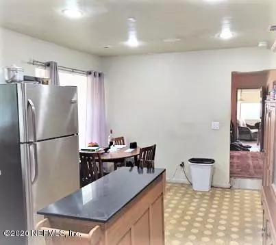 Gainesville, FL 32601,724 NW 7TH AVE