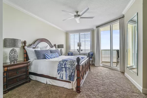 1031 1ST ST S #207, Jacksonville Beach, FL 32250