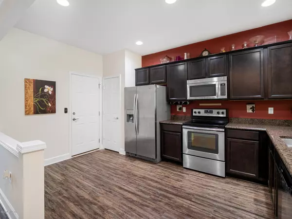 Jacksonville, FL 32258,6875 ROUNDLEAF DR