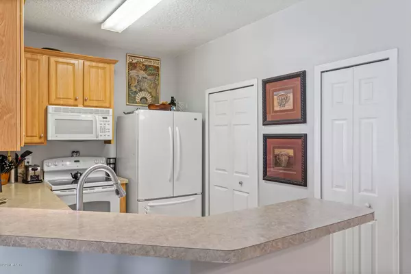 Jacksonville Beach, FL 32250,213 JARDIN DE MER PL #213