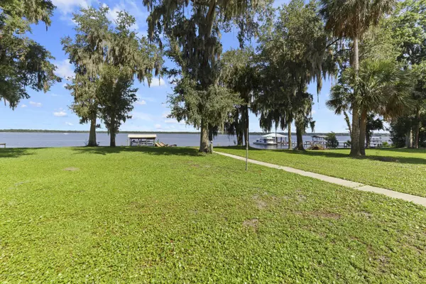 East Palatka, FL 32131,310 MOONSTONE DR