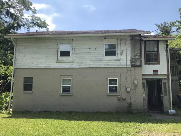 2048 ROWE AVE, Jacksonville, FL 32208