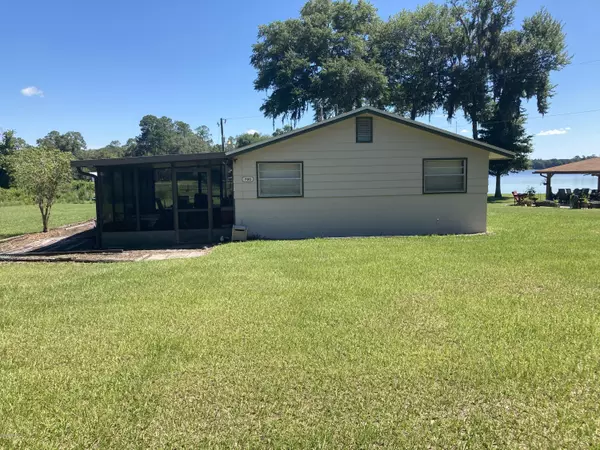 Interlachen, FL 32148,700 LAKE SHORE TER