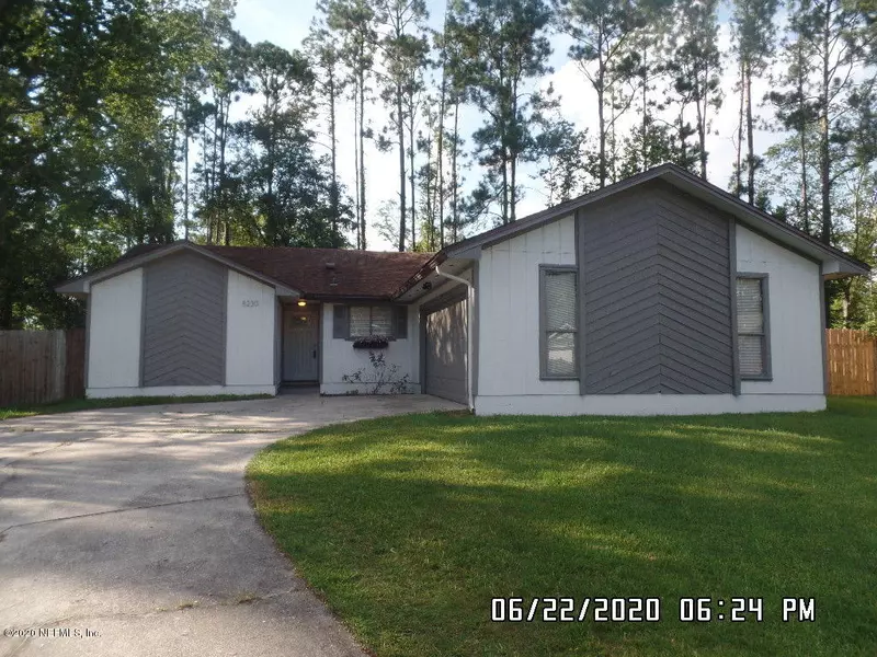 8230 PEPPERWOOD DR, Jacksonville, FL 32244