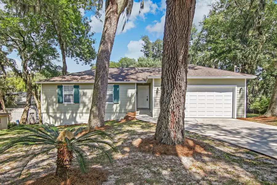 326 N 18TH ST, Fernandina Beach, FL 32034