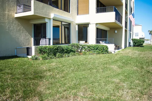 Jacksonville Beach, FL 32250,2100 OCEAN DR S #1B