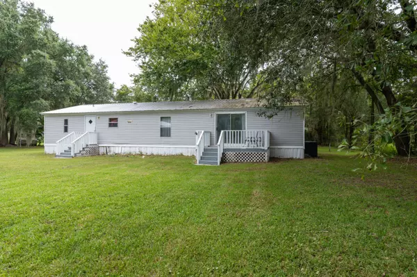 East Palatka, FL 32131,121 JOYCE LN