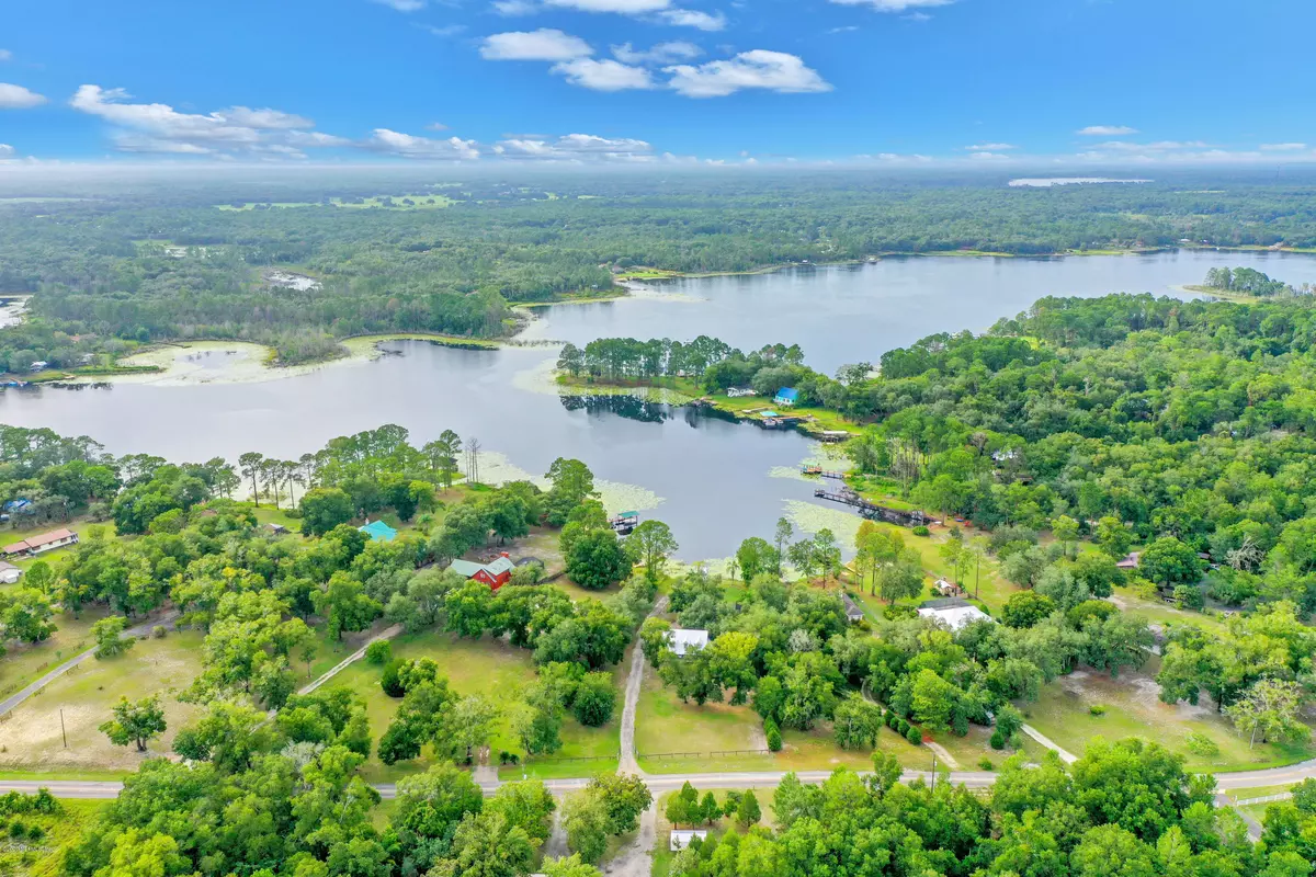 Pomona Park, FL 32181,496 LAKE COMO DR