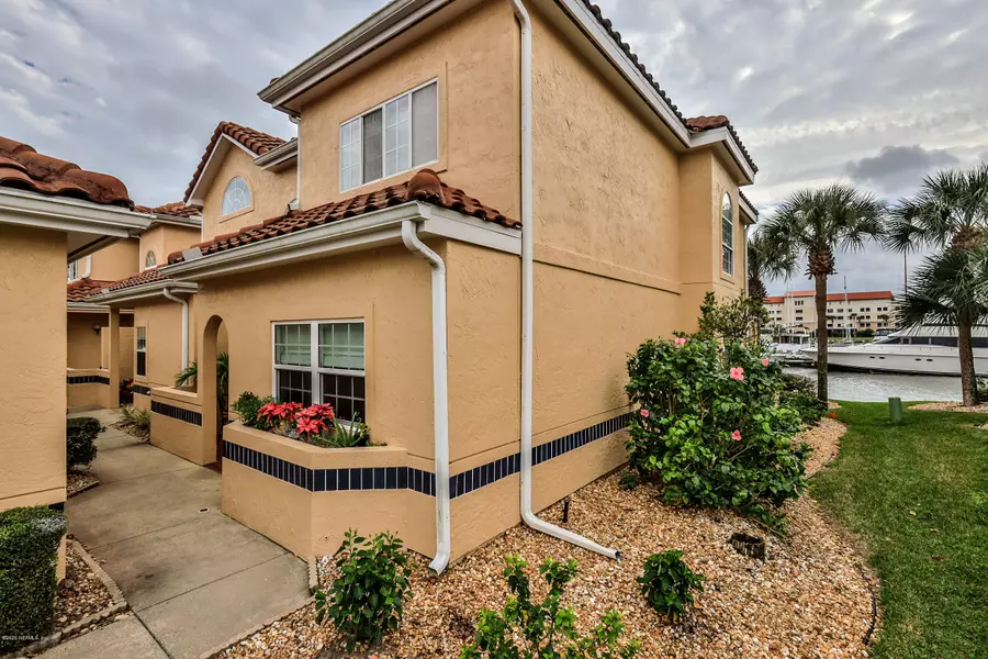 9 MARINA POINT PL, Palm Coast, FL 32137