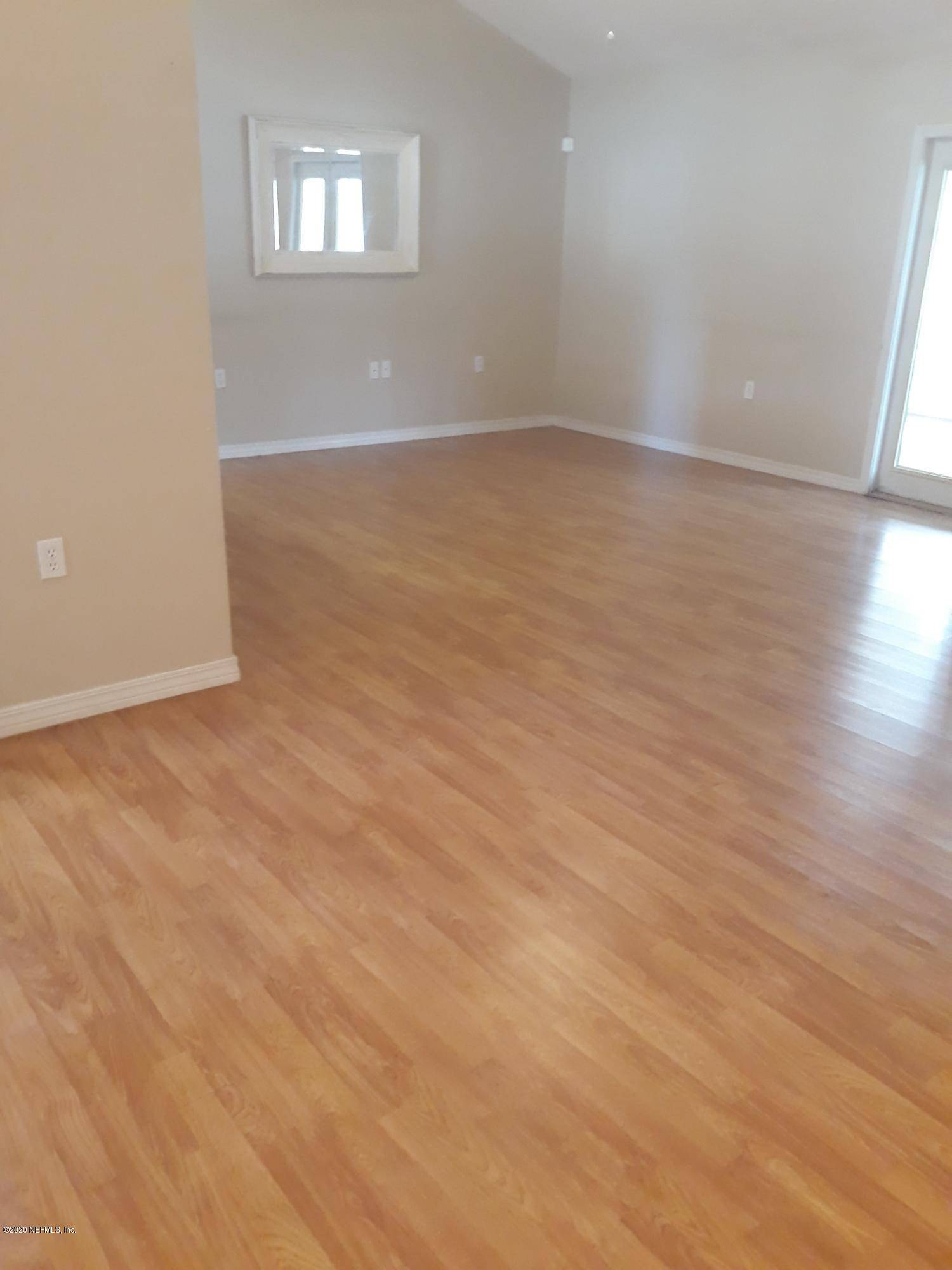 East Palatka, FL 32131,417 E RIVER RD