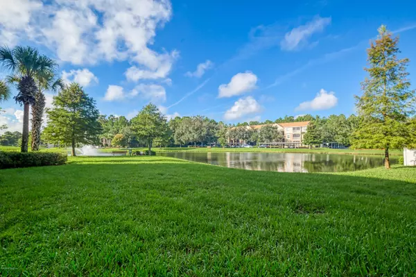 Jacksonville, FL 32256,10550 BAYMEADOWS RD #413