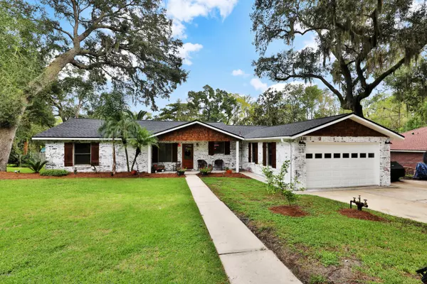 1267 GOVERNORS CREEK DR, Green Cove Springs, FL 32043