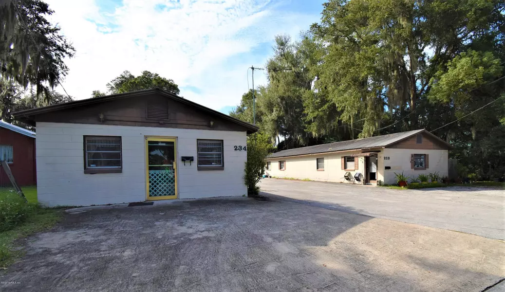 228 S SUMMIT ST, Crescent City, FL 32112