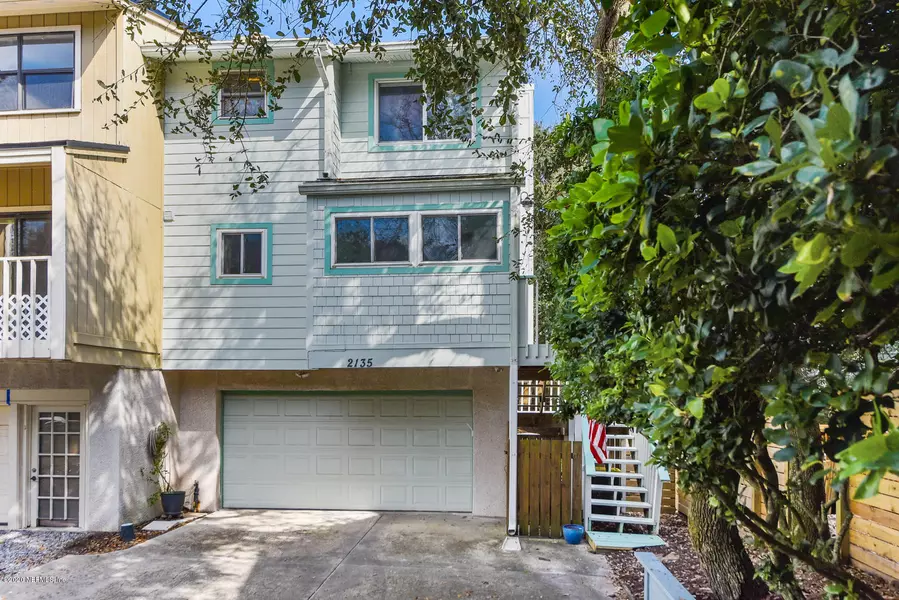 2135 SEMINOLE RD, Atlantic Beach, FL 32233