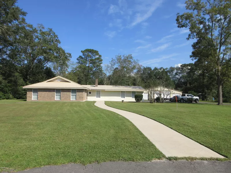 11001 CR 125 N, Glen St. Mary, FL 32040