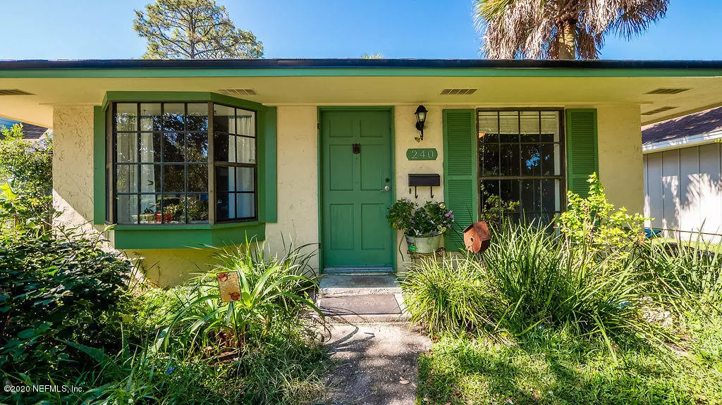 240 SEMINOLE RD, Atlantic Beach, FL 32233