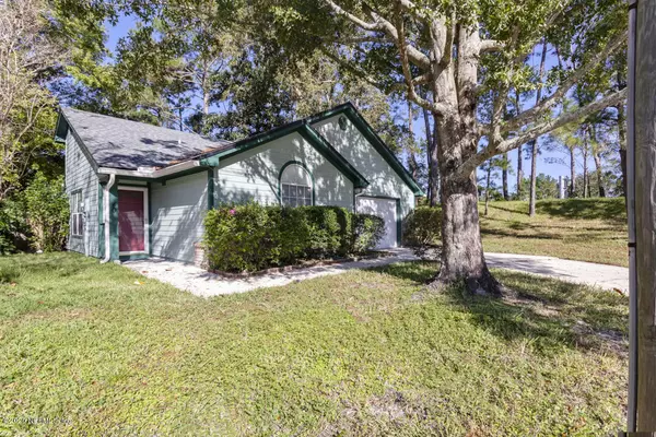 40 DEBARRY AVE, Orange Park, FL 32073