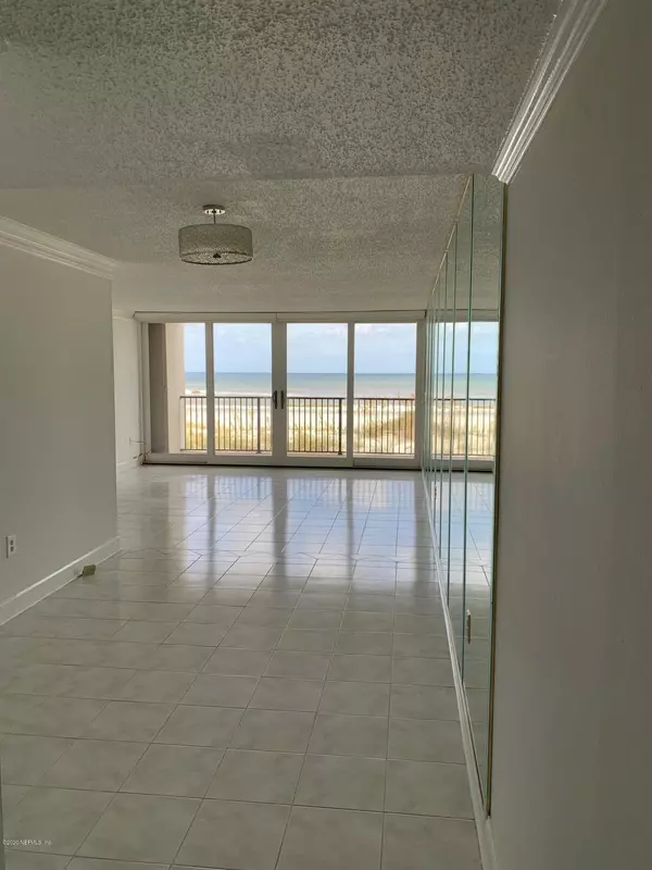 Jacksonville Beach, FL 32250,2100 OCEAN DR S #2C