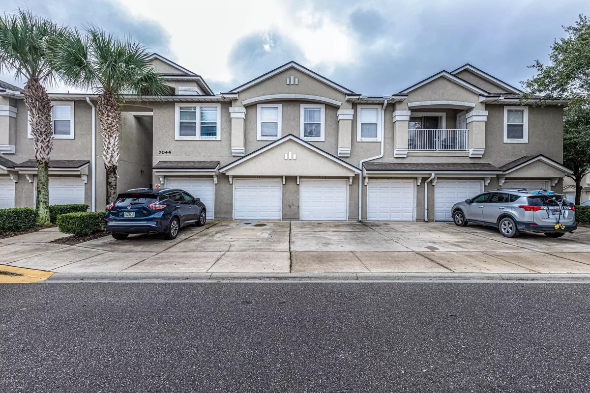 Jacksonville, FL 32256,7044 DEER LODGE CIR #108