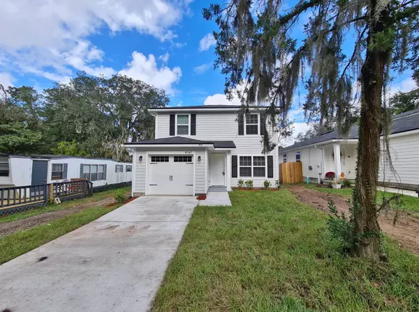 8747 BERRY AVE, Jacksonville, FL 32211