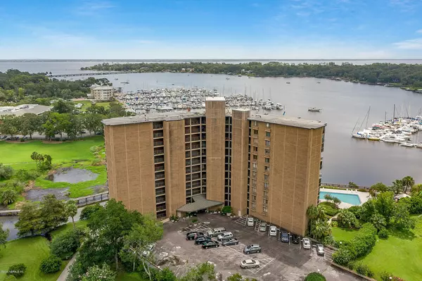 4401 LAKESIDE DR #801, Jacksonville, FL 32210