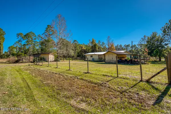 101 LISA ANN TRL, Palatka, FL 32177