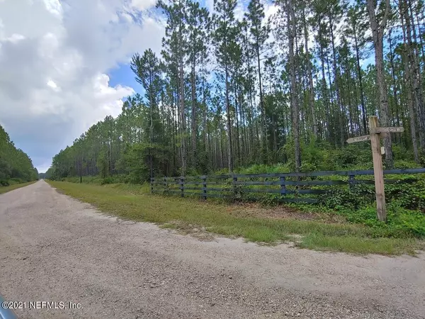 34098 LOBLOLLY LN, Callahan, FL 32011