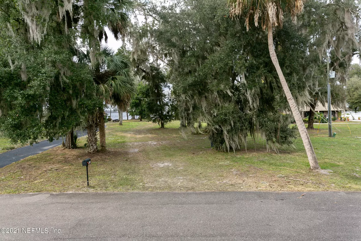 East Palatka, FL 32131,306 MOONSTONE DR