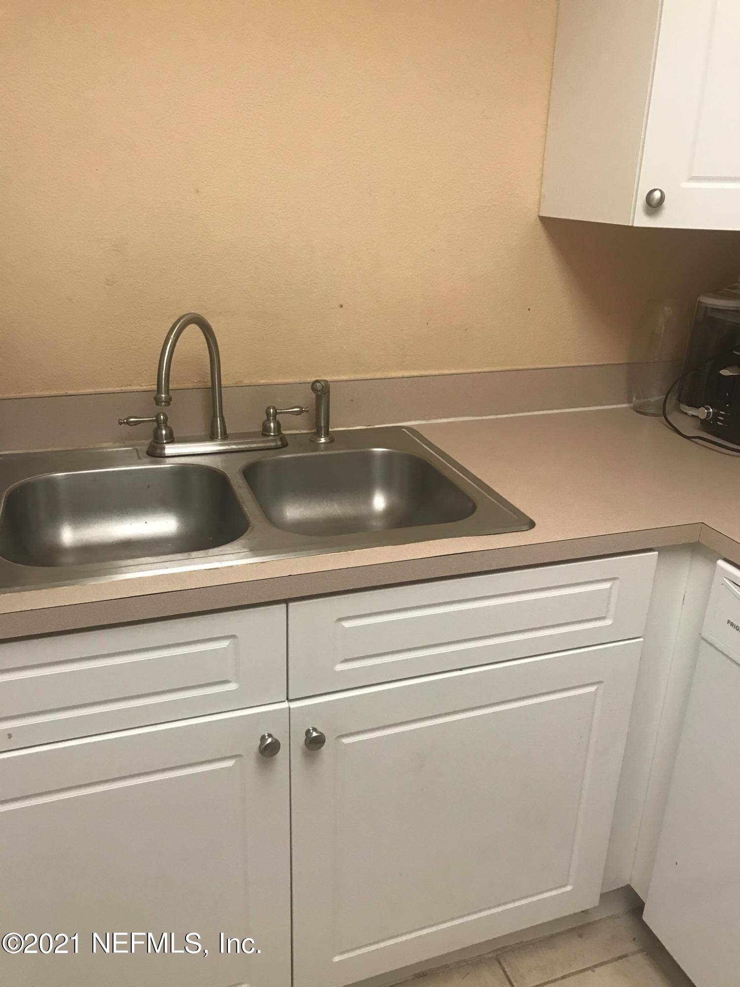 Jacksonville, FL 32217,3913 MISSION DR #8