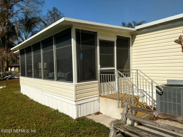 Satsuma, FL 32189,165 WALT LN