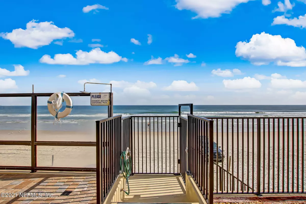 Daytona Beach Shores, FL 32118,3255 S ATLANTIC 0207 AVE #207