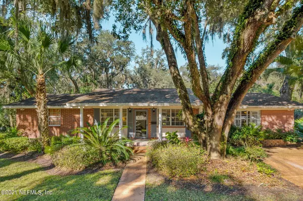 221 N 18TH ST, Fernandina Beach, FL 32034