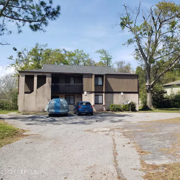 5018 WESTCHASE CT, Jacksonville, FL 32210