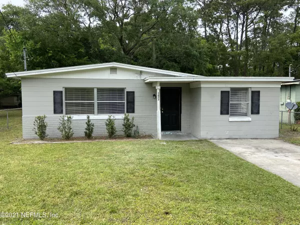 1677 ROWE AVE, Jacksonville, FL 32208