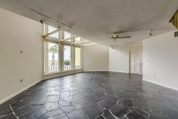 Neptune Beach, FL 32266,99 ORANGE ST